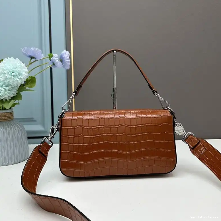 Vintage HOT Brown Crocodile Re-Edition Medium Baguette Fendi In Bag Leather 0701